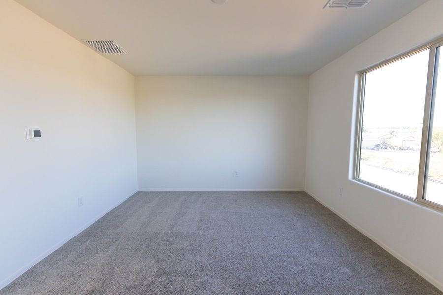 Spacious, unfurnished interior of a new home in Mirador Point, Tucson (Image 8).