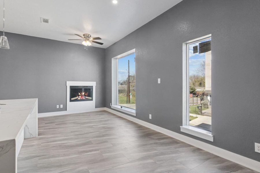 Spacious, unfurnished interior of a new home in , Houston (Image 12).