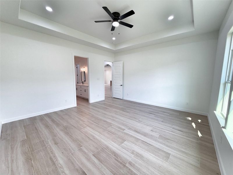 Spacious, unfurnished interior of a new home in , Dayton (Image 29).
