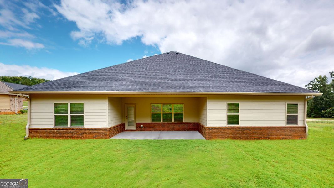 Exterior details and patio area of a home in Holliday Pass, Griffin (Image 3).