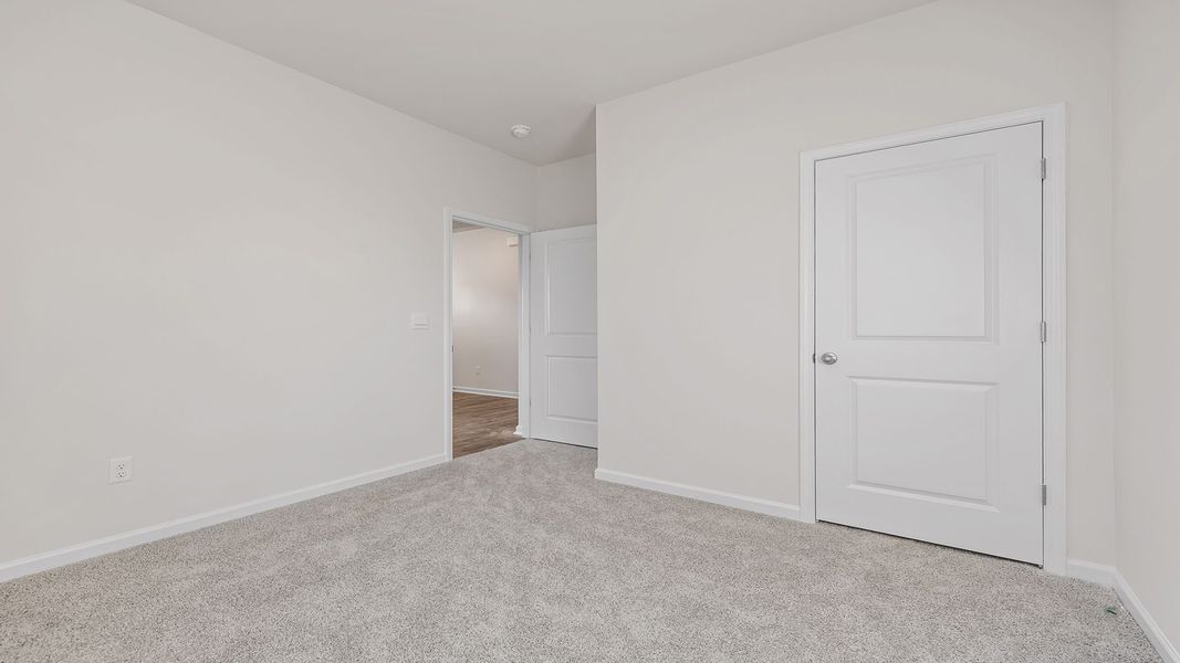 Spacious, unfurnished interior of a new home in Foxbank, Gray Court (Image 19).