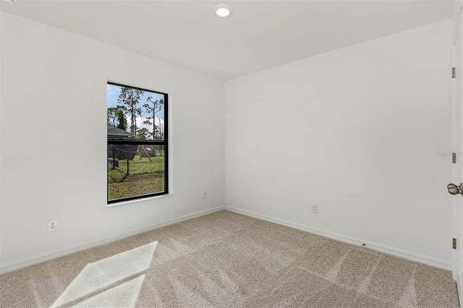 Spacious, unfurnished interior of a new home in Port Charlotte, North Port (Image 8).