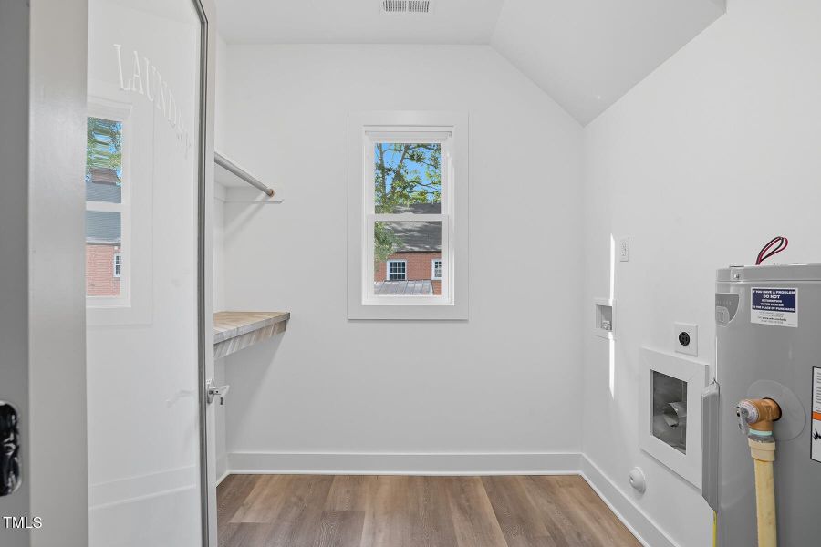 304 King Charles Unit 1-14 304 King Charles Unit 1-14