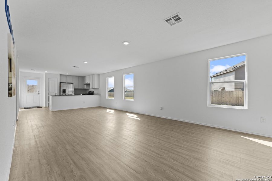 Spacious, unfurnished interior of a new home in , New Braunfels (Image 18).