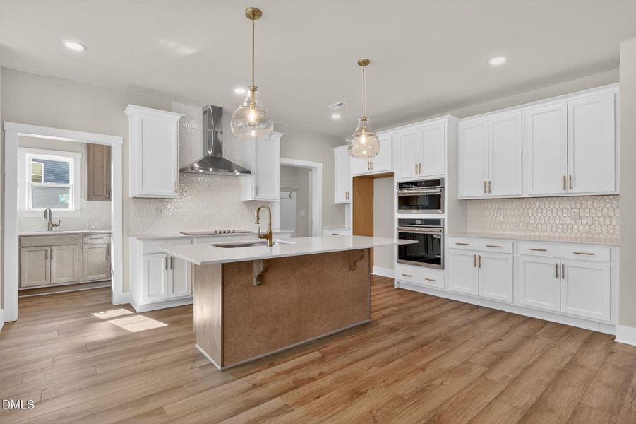 DC 125 Selma French Country-13 DC 125 Selma French Country-13