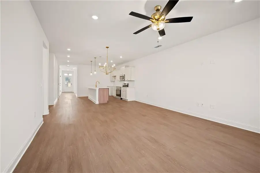 Spacious, unfurnished interior of a new home in Harmony Walk, Cartersville (Image 16).