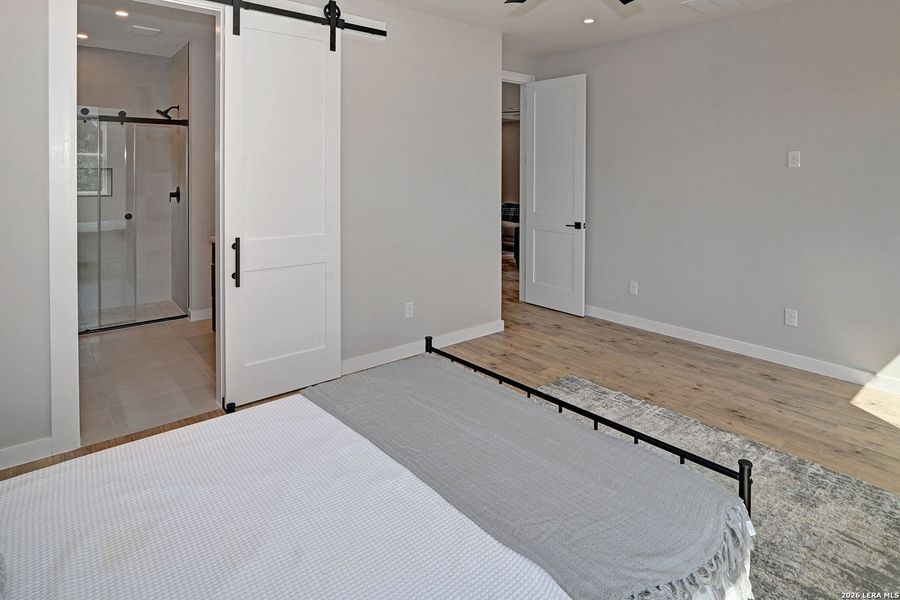 Spacious, unfurnished interior of a new home in , Fischer (Image 20).