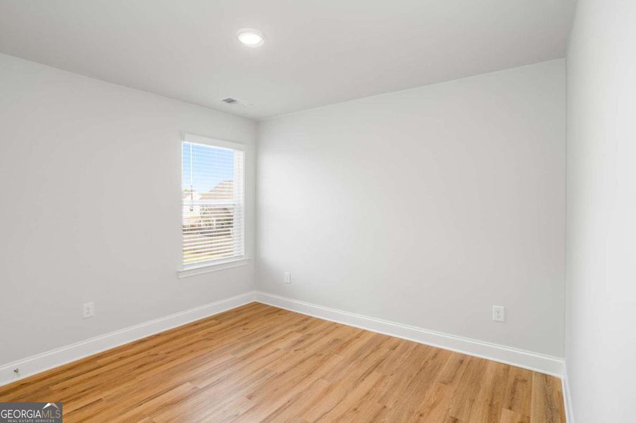 Spacious, unfurnished interior of a new home in Killian Manor at The Adares, Adairsville (Image 27). Spacious, unfurnished interior of a new home in Killian Manor at The Adares, Adairsville (Image 27).