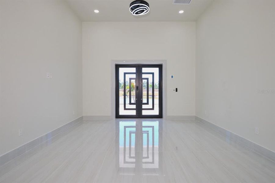 Spacious, unfurnished interior of a new home in , Punta Gorda (Image 45).