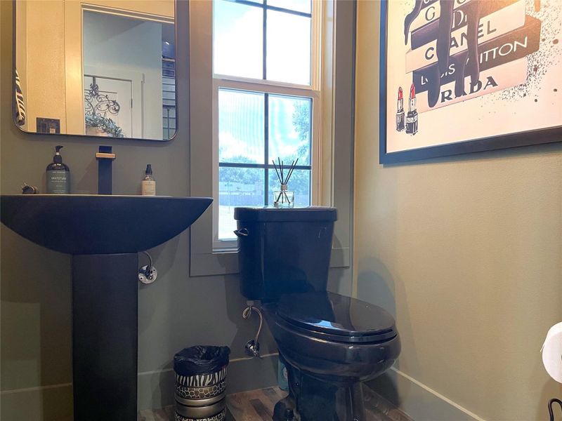 Furnished interior view inside a new home in , Groesbeck (Image 18).