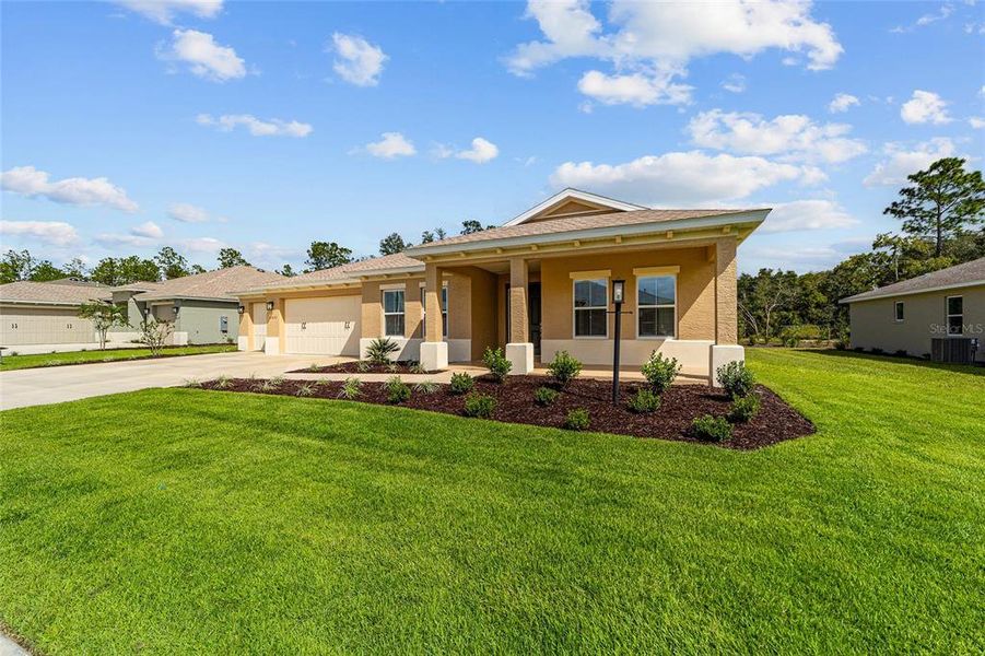 Exterior details and patio area of a home in , Ocala (Image 19).