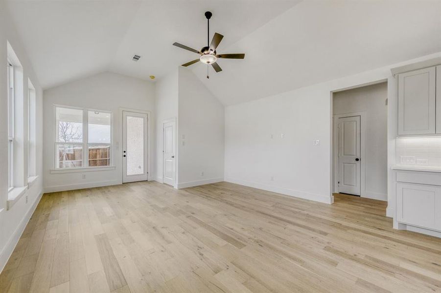 Spacious, unfurnished interior of a new home in Ventana, Fort Worth (Image 17). Spacious, unfurnished interior of a new home in Ventana, Fort Worth (Image 17).