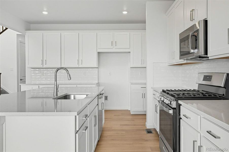 16947 W 92nd Drive ~ Ready Now 16947 W 92nd Drive ~ Ready Now