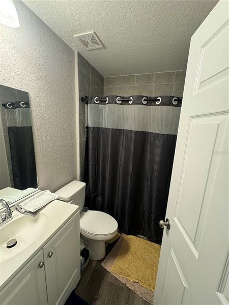 Furnished interior view inside a new home in , Dunnellon (Image 11).