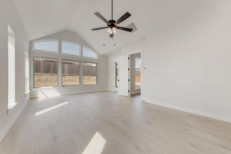 Spacious, unfurnished interior of a new home in Somerset Park, Rockwall (Image 31). Spacious, unfurnished interior of a new home in Somerset Park, Rockwall (Image 31).