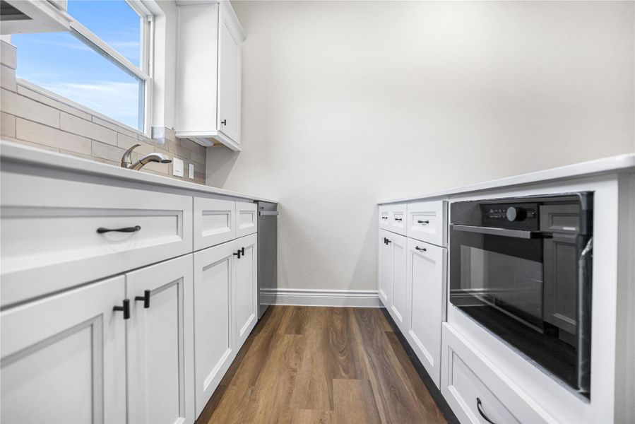 Furnished interior view inside a new home in Lexington Heights, Willis (Image 17). Furnished interior view inside a new home in Lexington Heights, Willis (Image 17).