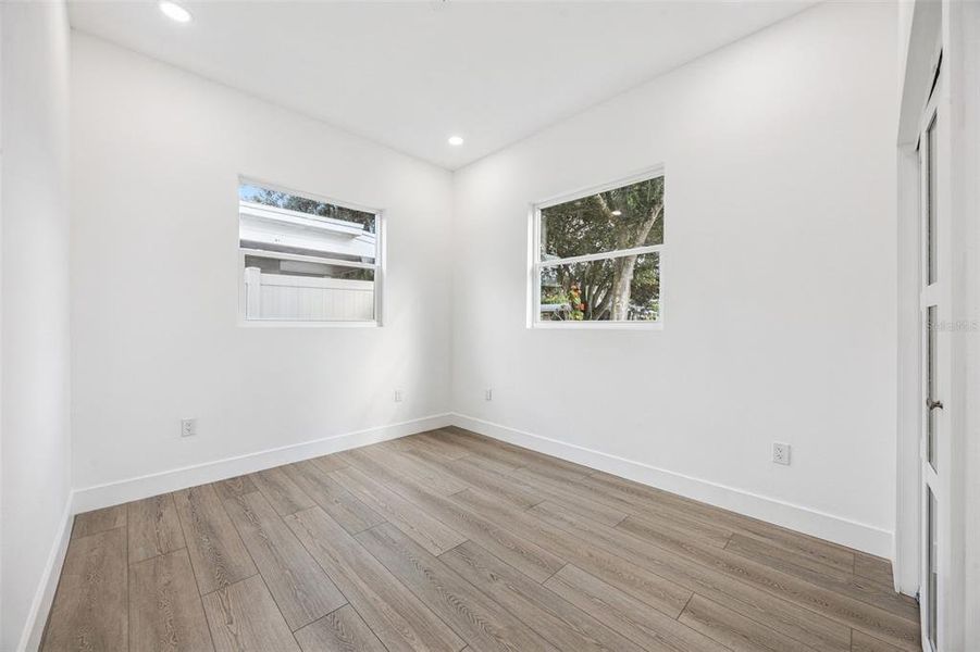 Spacious, unfurnished interior of a new home in , Orlando (Image 23).