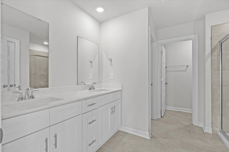 Furnished interior view inside a new home in Creek Ridge - Heritage Collection, Spartanburg (Image 8). Furnished interior view inside a new home in Creek Ridge - Heritage Collection, Spartanburg (Image 8).