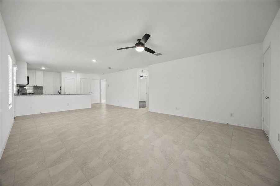Spacious, unfurnished interior of a new home in , Forney (Image 15).