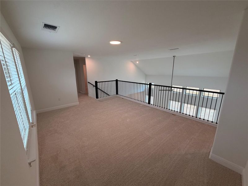 Spacious, unfurnished interior of a new home in Crosswinds, Kyle (Image 6).
