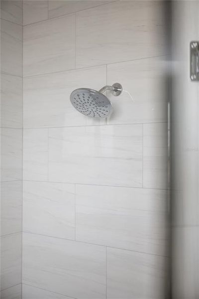 Close-up of interior finishes inside a home in , Lake Alfred (Image 14).