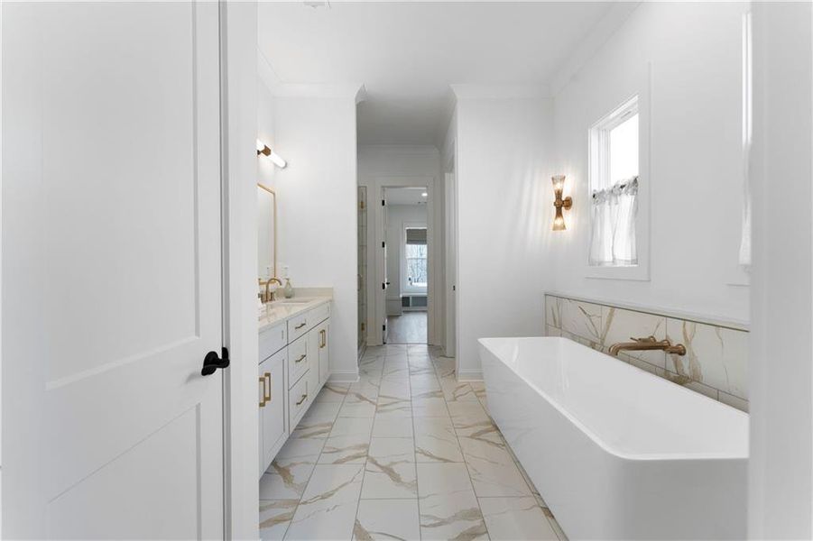 Furnished interior view inside a new home in , Waleska (Image 29).