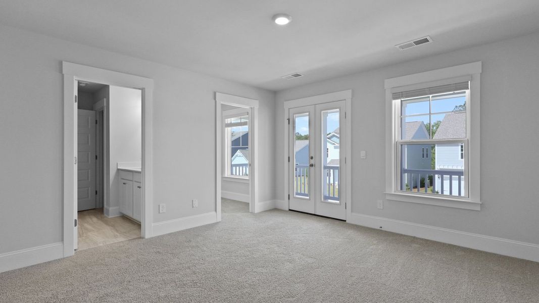 Spacious, unfurnished interior of a new home in Rivers Reach, Yemassee (Image 11).