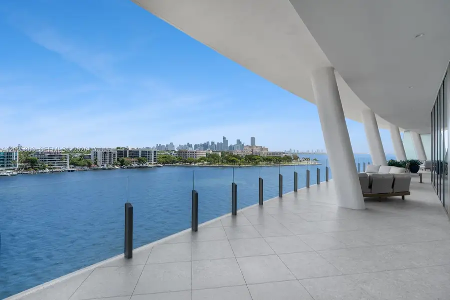 Condo located in Miami, FL showcasing its design and architecture (Image 4).