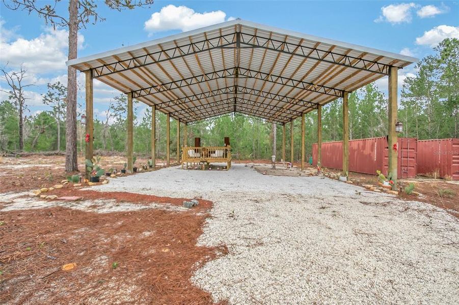 Community amenities in , Interlachen (Image 45).