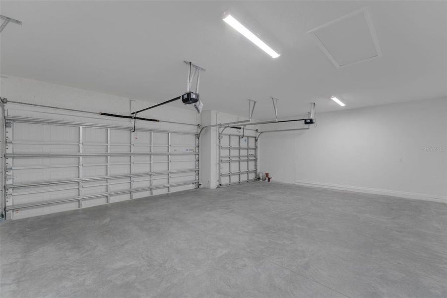 Spacious, unfurnished interior of a new home in Creekside Run at Babcock Ranch, Punta Gorda (Image 19). Spacious, unfurnished interior of a new home in Creekside Run at Babcock Ranch, Punta Gorda (Image 19).