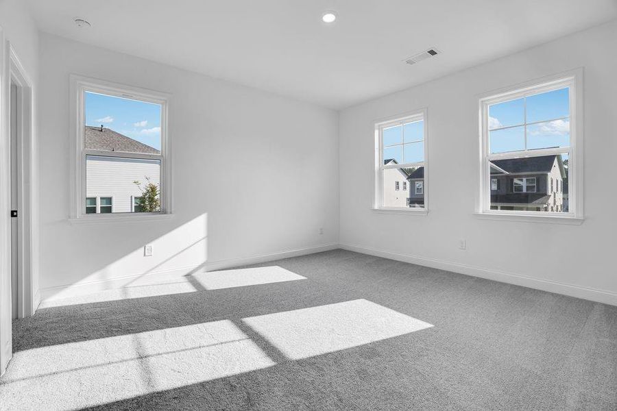 Spacious, unfurnished interior of a new home in Kennison Creek, Cumming (Image 33).