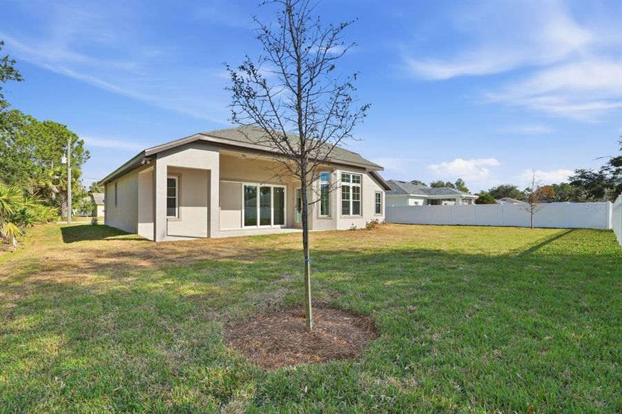 Exterior details and patio area of a home in , Palm Coast (Image 28).