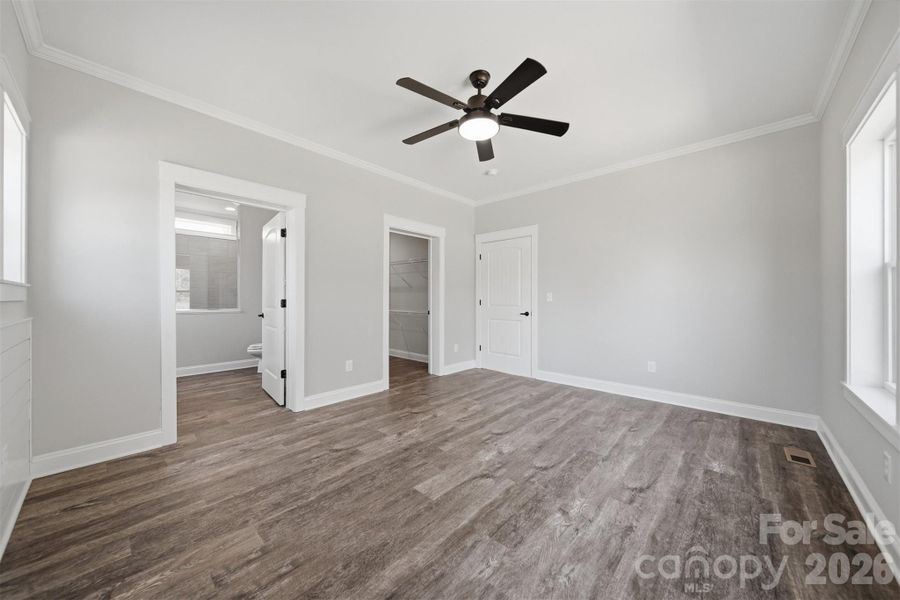 Spacious, unfurnished interior of a new home in , Lenoir (Image 23).