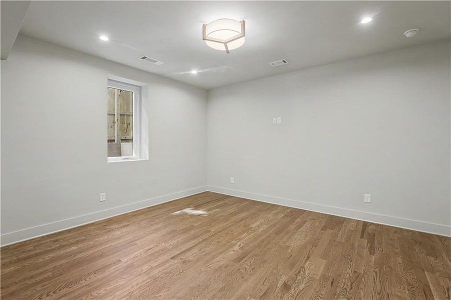 Spacious, unfurnished interior of a new home in , Atlanta (Image 22).