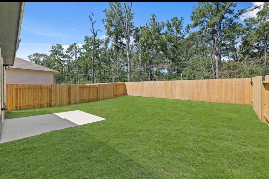Exterior details and patio area of a home in Maple Heights, Porter (Image 3).