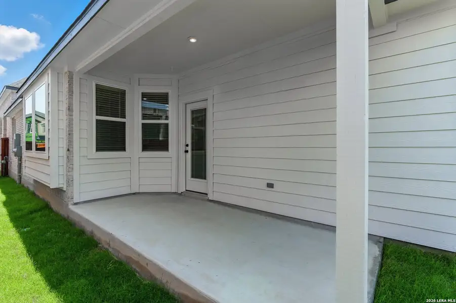 Exterior details and patio area of a home in Stillwater Ranch, San Antonio (Image 18).