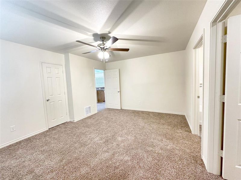 Spacious, unfurnished interior of a new home in , Mineral Wells (Image 7).