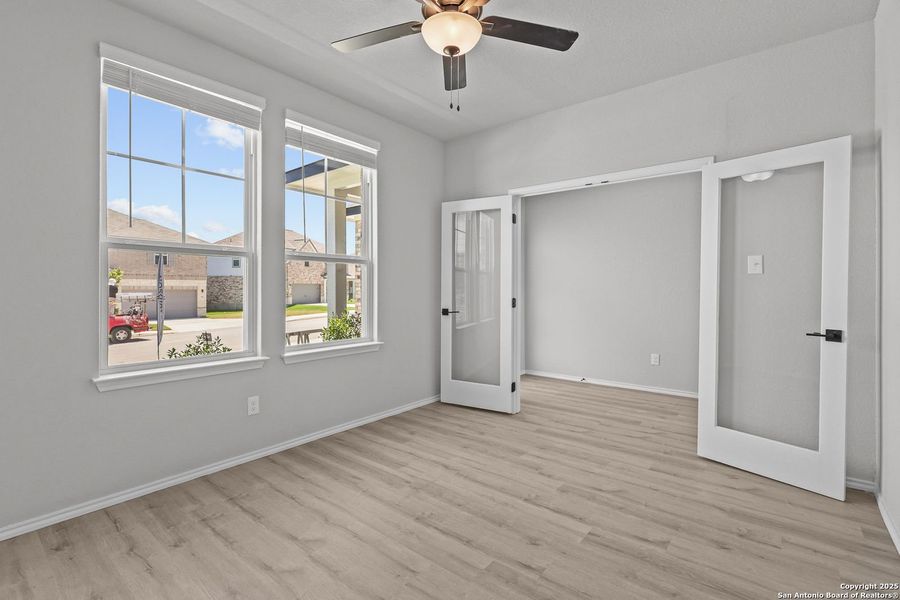 Spacious, unfurnished interior of a new home in Comanche Ridge, San Antonio (Image 45). Spacious, unfurnished interior of a new home in Comanche Ridge, San Antonio (Image 45).