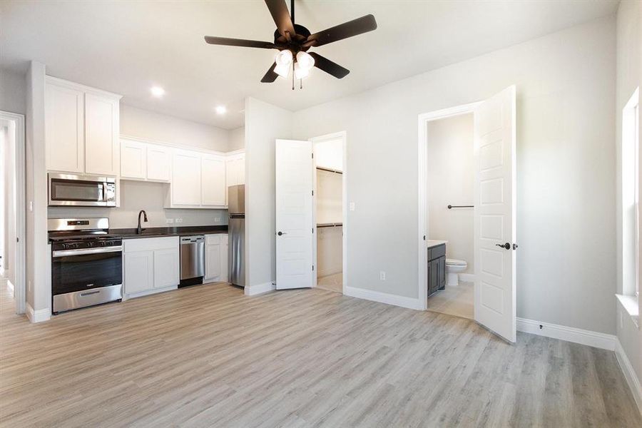 Spacious, unfurnished interior of a new home in , Prosper (Image 22).