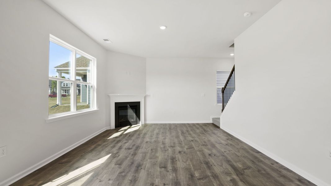Spacious, unfurnished interior of a new home in Foxbank, Gray Court (Image 19).