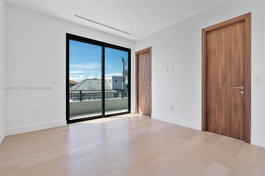 #4 with private balcony