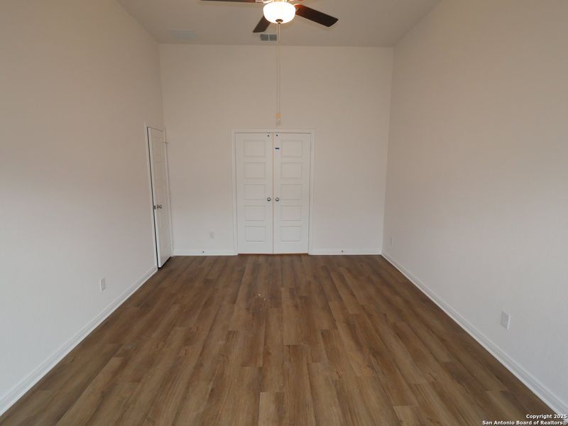 Spacious, unfurnished interior of a new home in Greenspoint Heights, Seguin (Image 22).