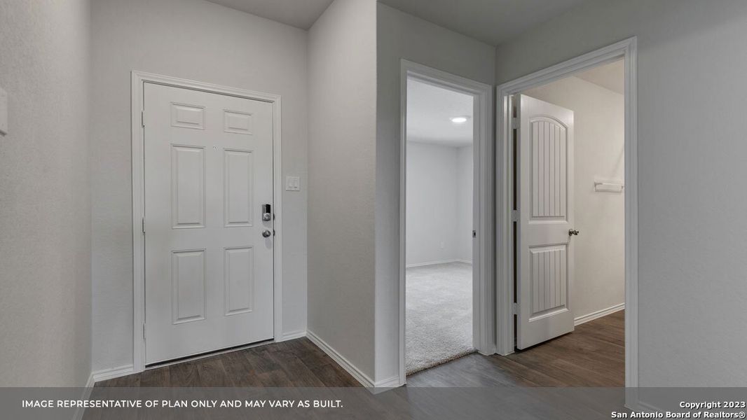 Spacious, unfurnished interior of a new home in Arroyo Ranch, Seguin (Image 13). Spacious, unfurnished interior of a new home in Arroyo Ranch, Seguin (Image 13).