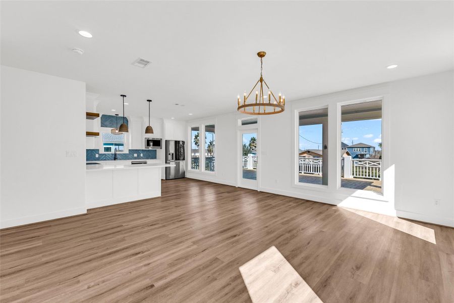 Spacious, unfurnished interior of a new home in , Crystal Beach (Image 15).
