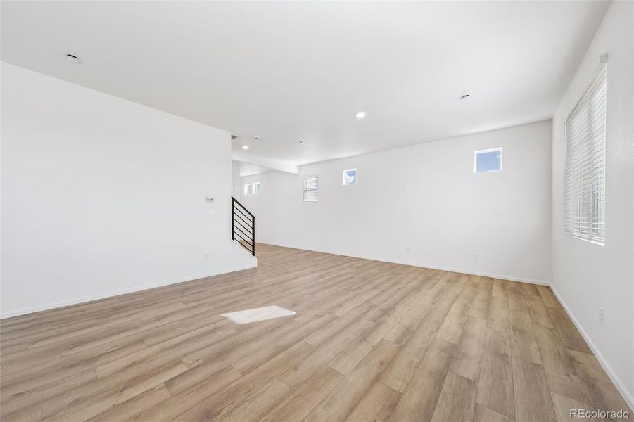 Spacious, unfurnished interior of a new home in , Aurora (Image 27).
