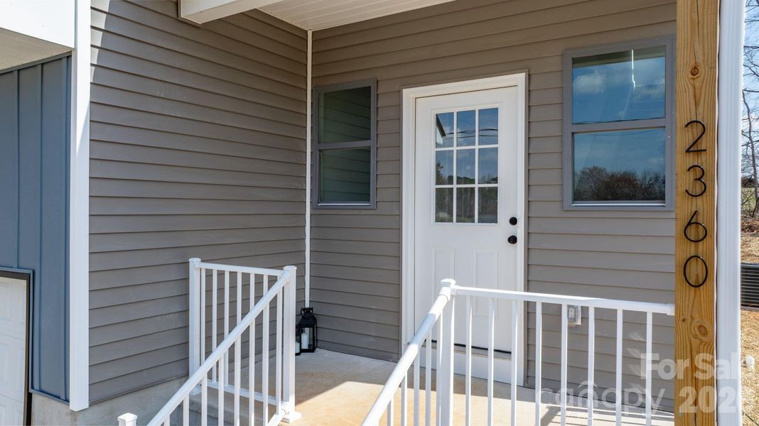 Exterior details and patio area of a home in , Catawba (Image 4).