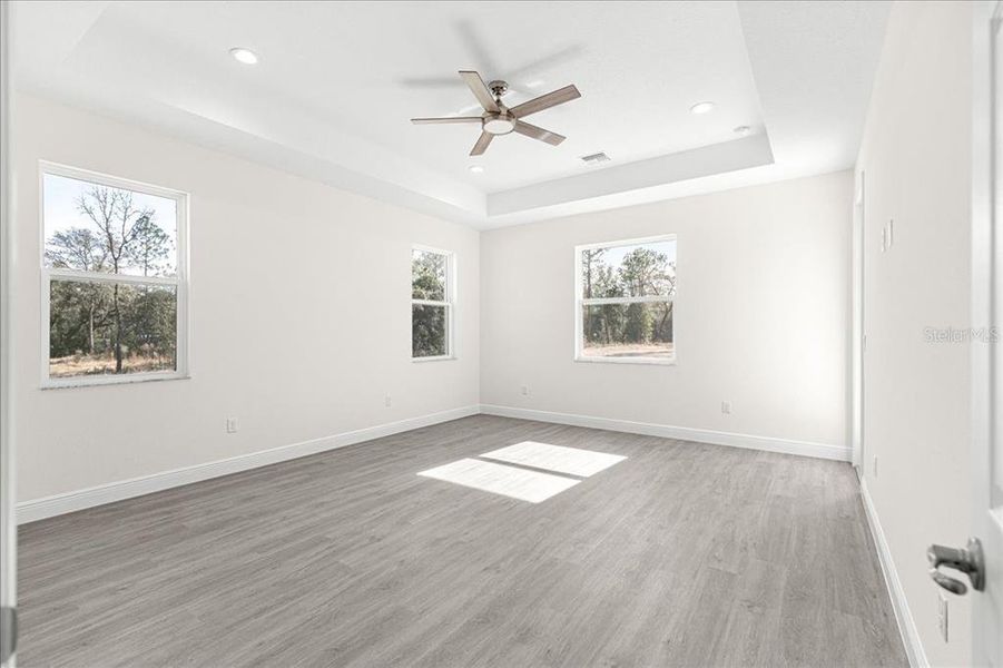 Spacious, unfurnished interior of a new home in , Dunnellon (Image 34).