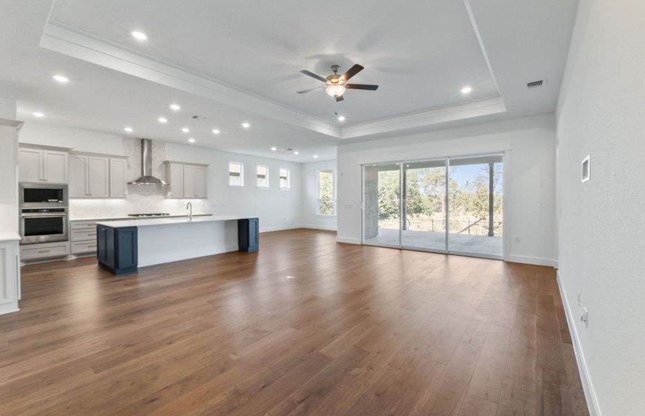 Spacious, unfurnished interior of a new home in Sun City Texas, Georgetown (Image 24).