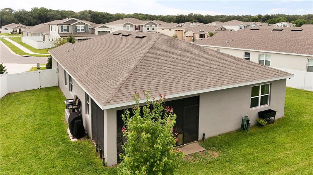 Exterior details and patio area of a home in , Tavares (Image 25).