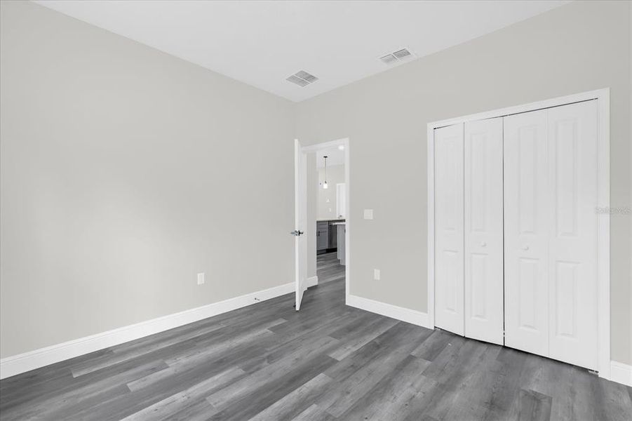 Spacious, unfurnished interior of a new home in , Ocala (Image 14).